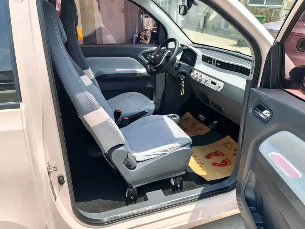 Wuling MINIEV — миниатюра 4