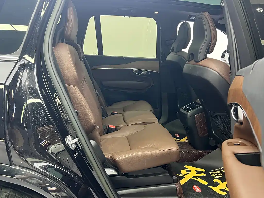 Volvo XC90 — миниатюра 13