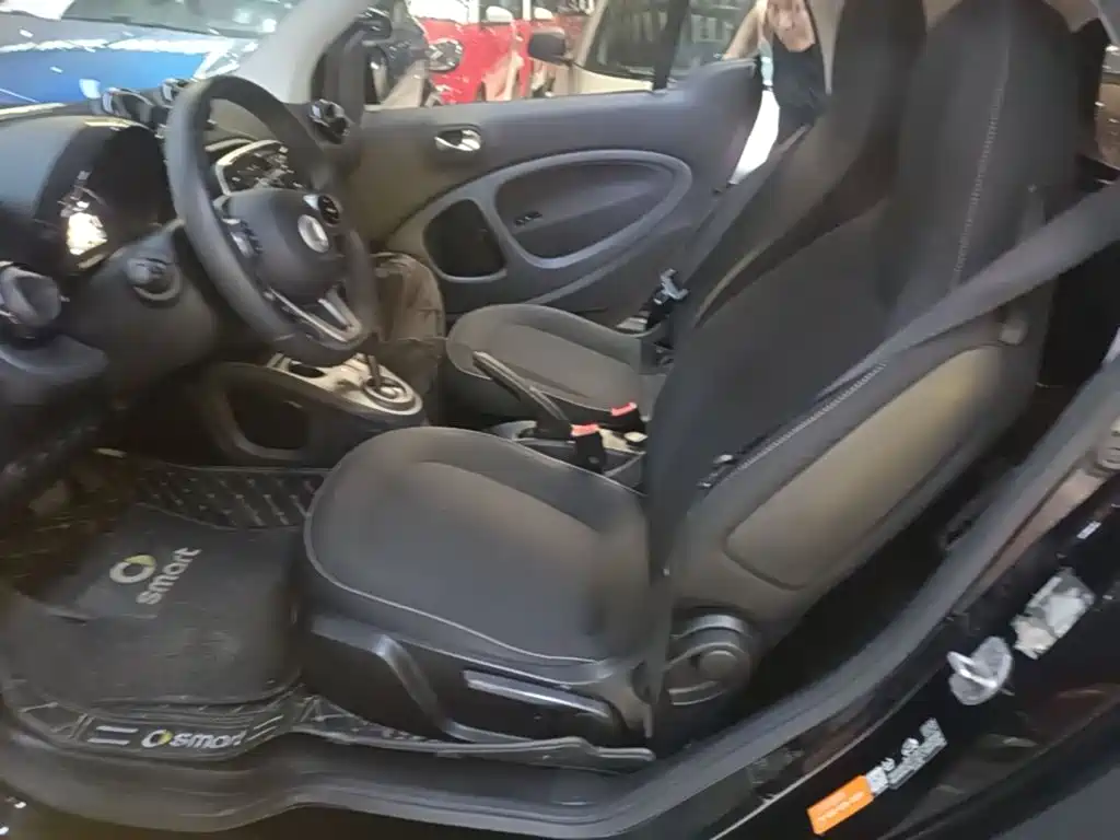 smart Smart Fortwo — миниатюра 17