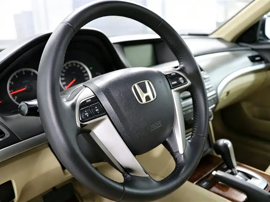 Honda Accord — миниатюра 11