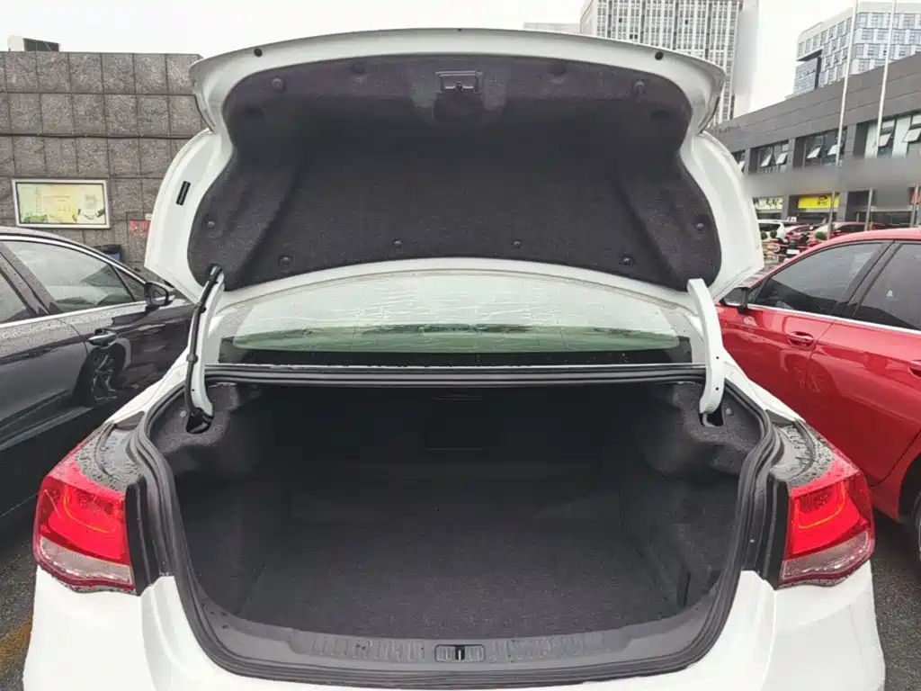 Chevrolet Malibu — миниатюра 19