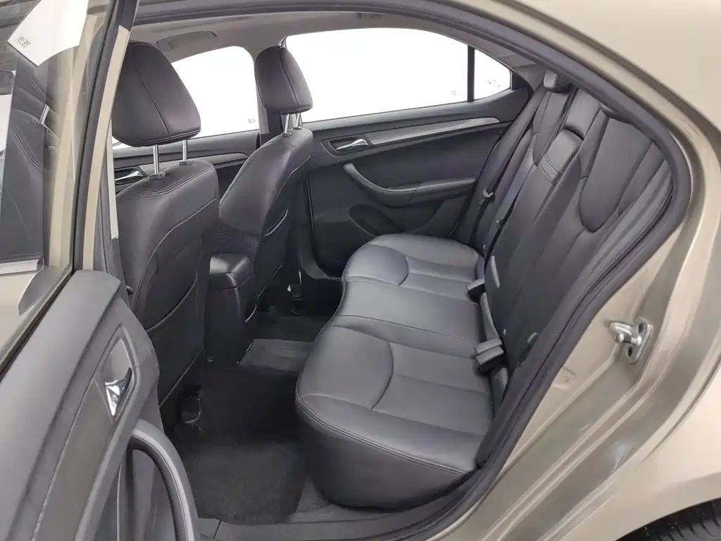 Roewe 360 — миниатюра 15
