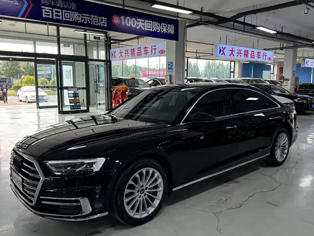 AUDI A8