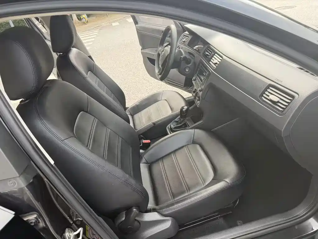 Volkswagen Santana — миниатюра 15