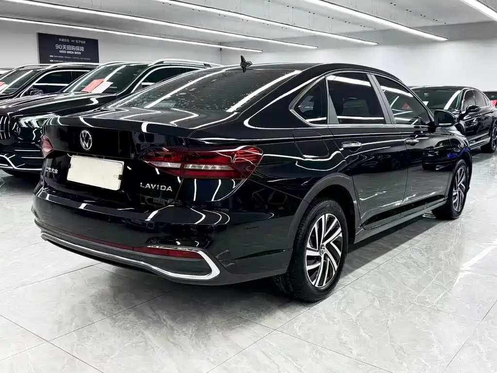 Volkswagen Lavida — миниатюра 6