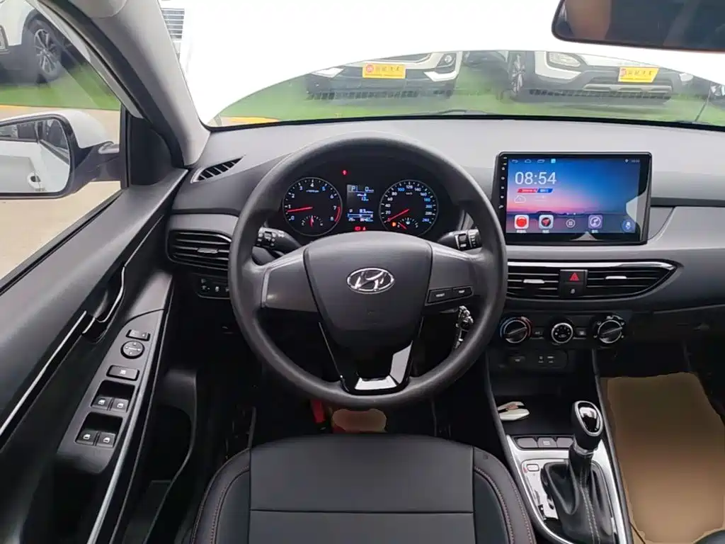 Hyundai Elantra — миниатюра 11