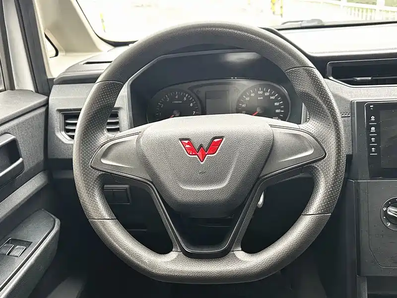 Wuling Hongguang PLUS — миниатюра 10