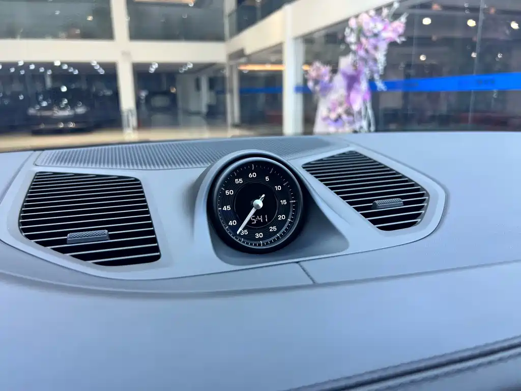 Porsche Cayenne Hybrid — миниатюра 16