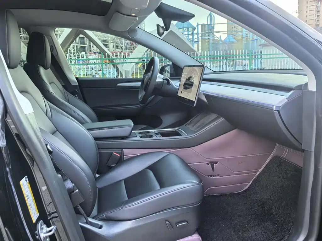 Tesla Model Y — миниатюра 11