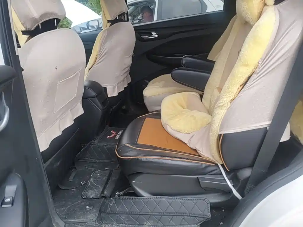 Wuling Hongguang S3 — миниатюра 17