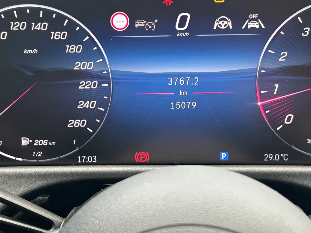 Mercedes-Benz E-Class — миниатюра 17