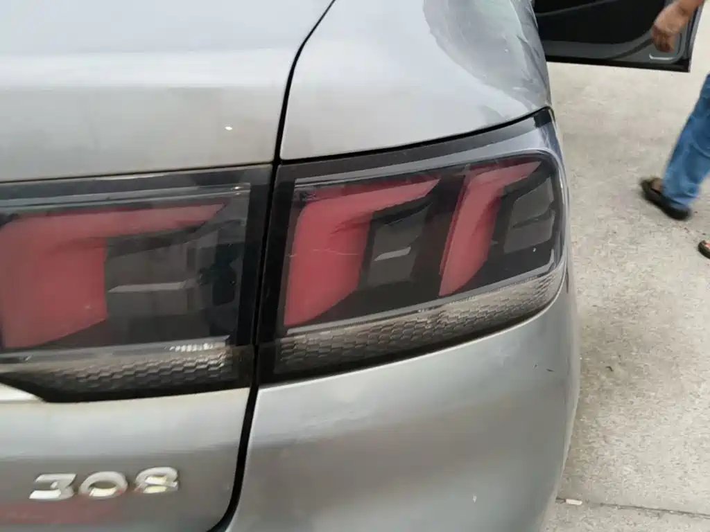 Peugeot 308 — миниатюра 8