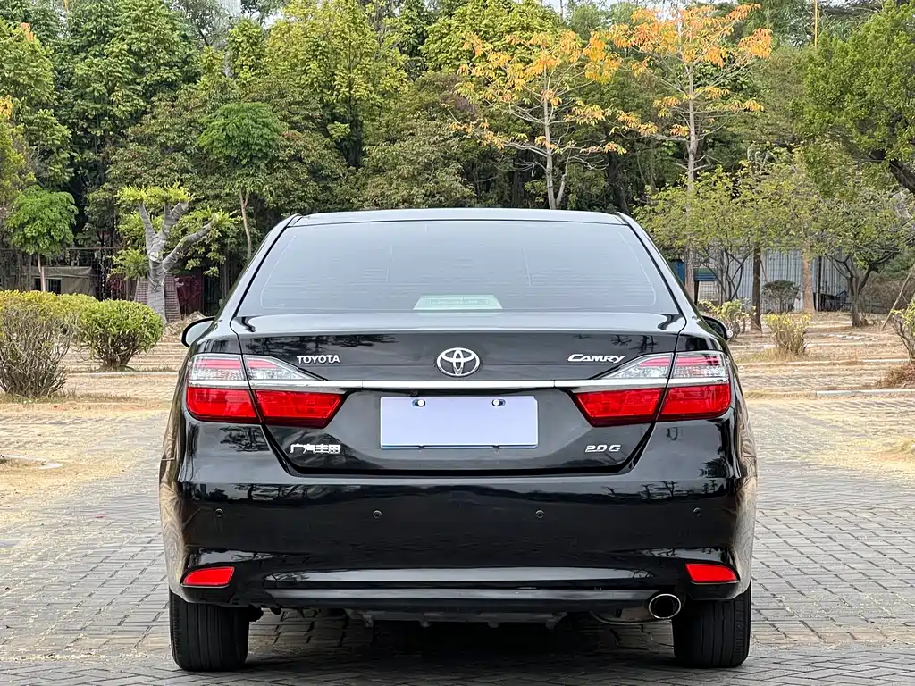 TOYOTA CAMRY