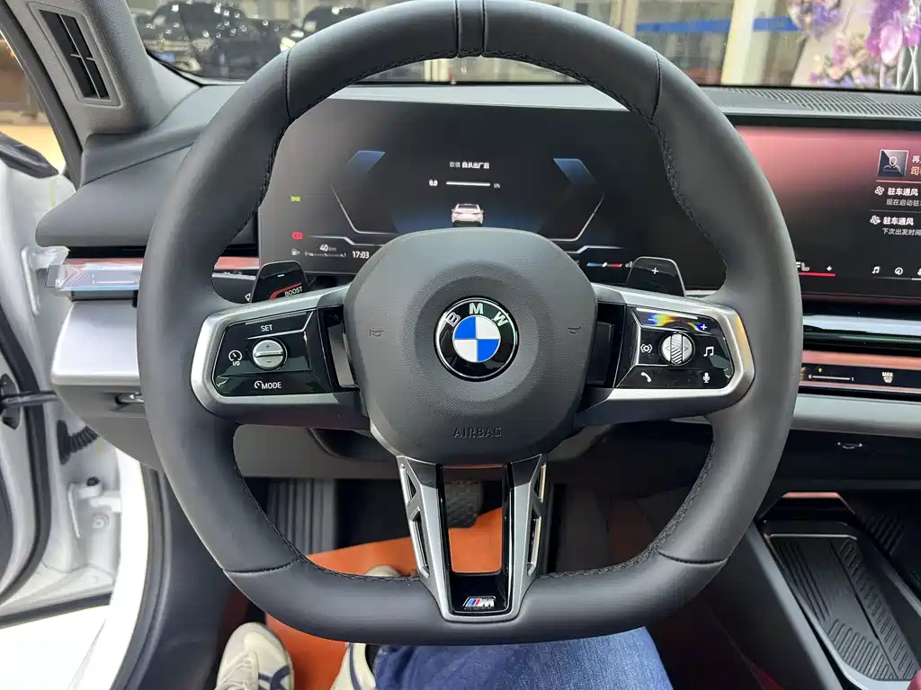 BMW 5 Series — миниатюра 10