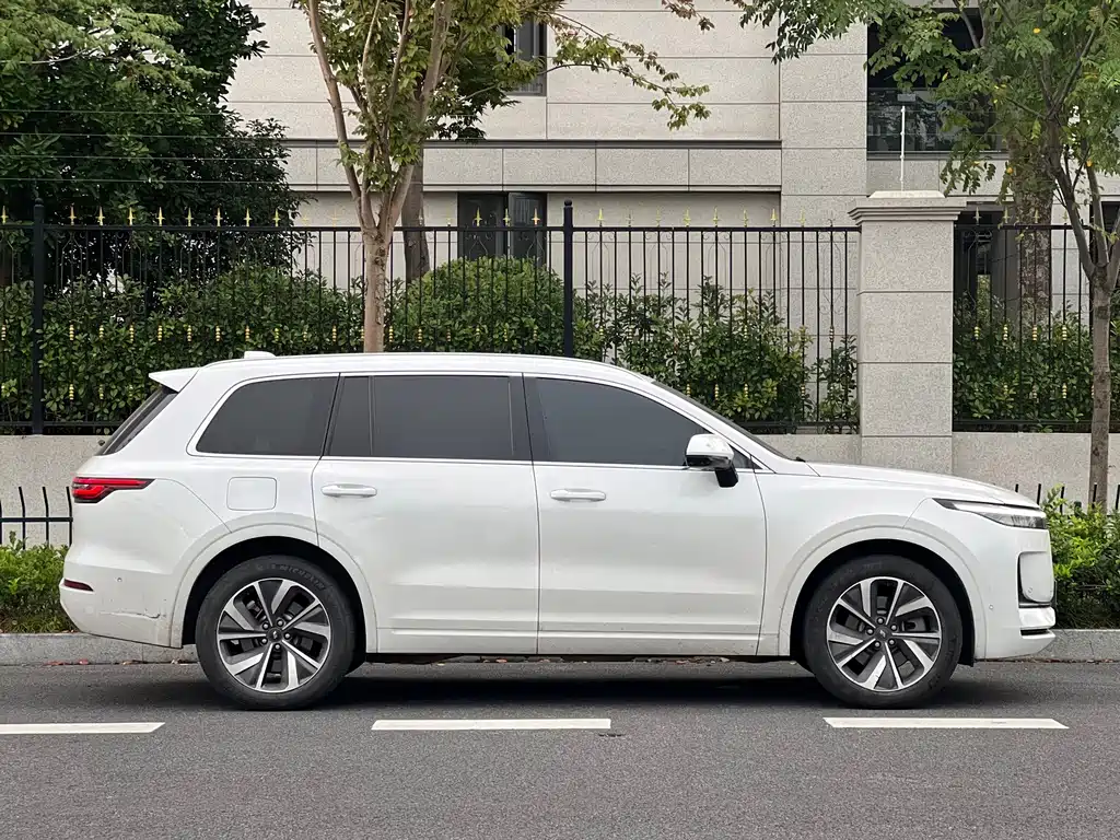 Li Auto Li ONE — миниатюра 8