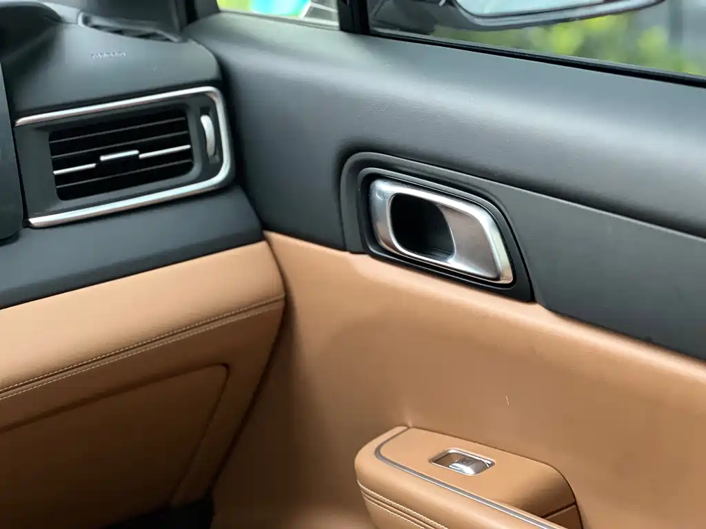 Li Auto Li ONE — миниатюра 20