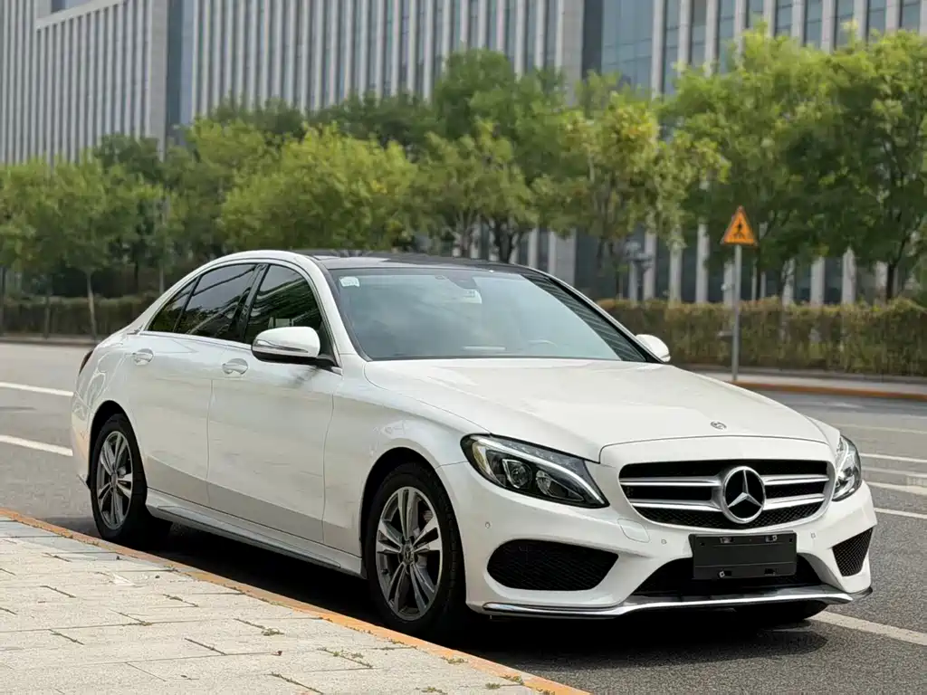 Mercedes-Benz C-Class — миниатюра 2