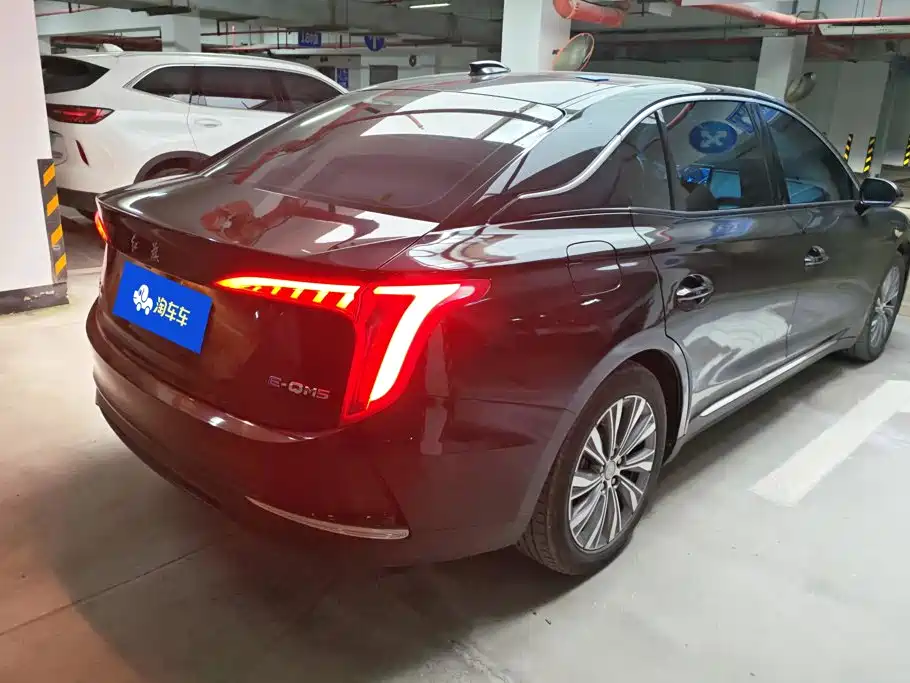 Hongqi Hongqi E-QM5 — миниатюра 3