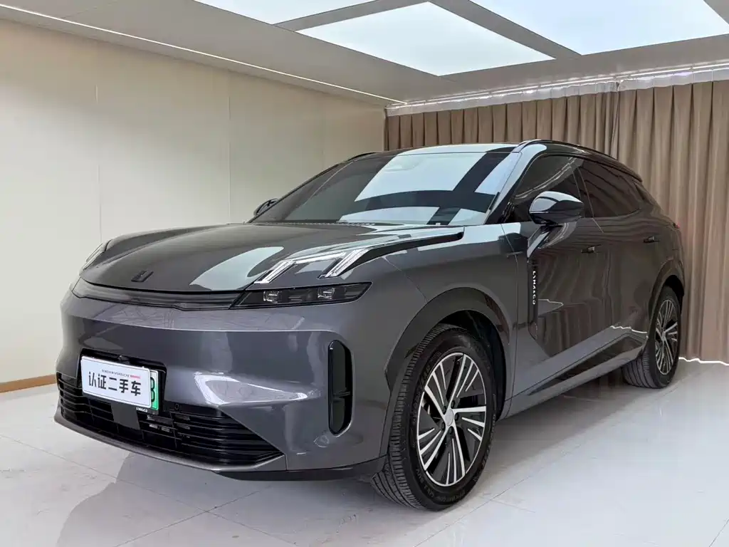 Lynk & Co 08 EM-P