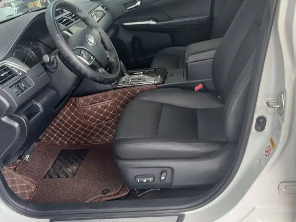 Toyota Camry — миниатюра 8