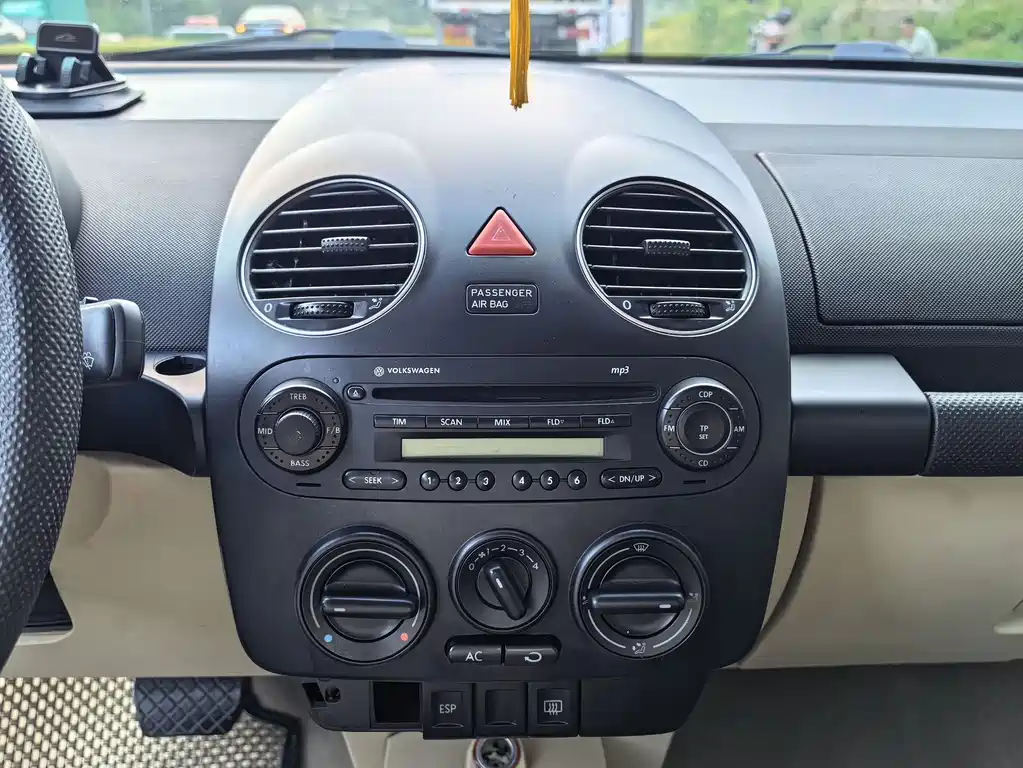 Volkswagen Beetle — миниатюра 7