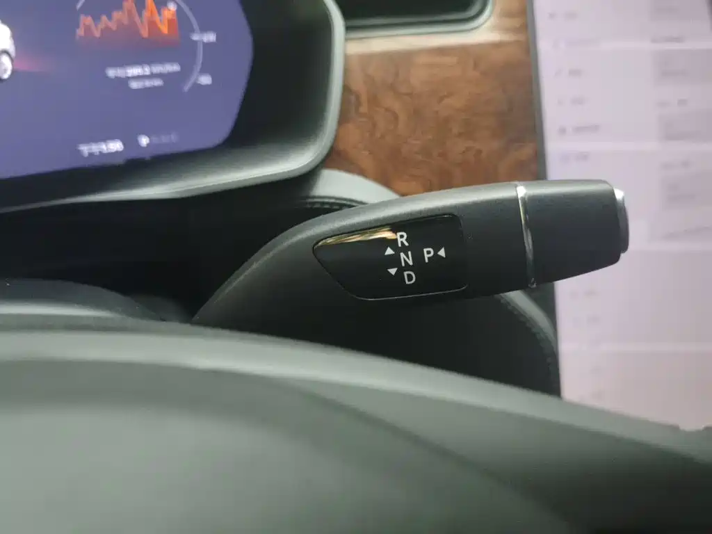 Tesla Model X — миниатюра 7