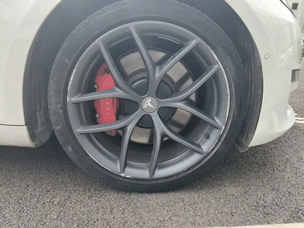 Tesla Model 3 — миниатюра 23