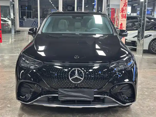 MERCEDES-BENZ EQE 2024