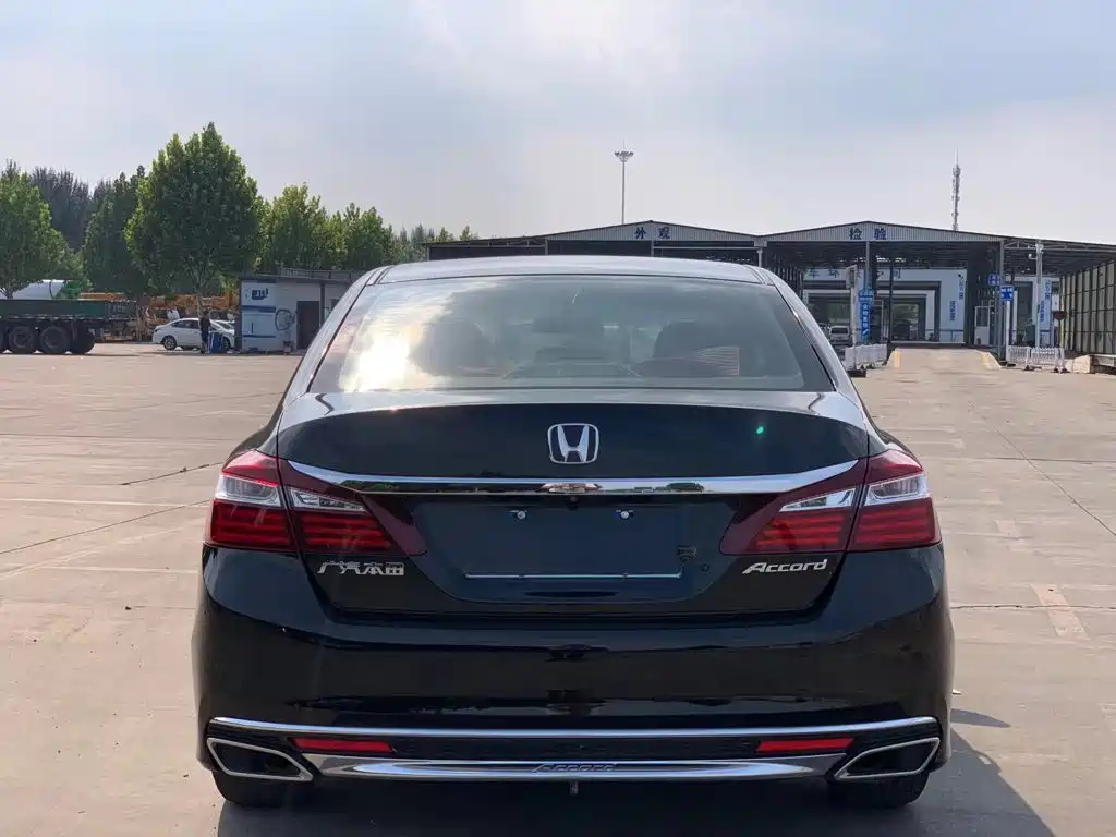 Honda Accord — миниатюра 6