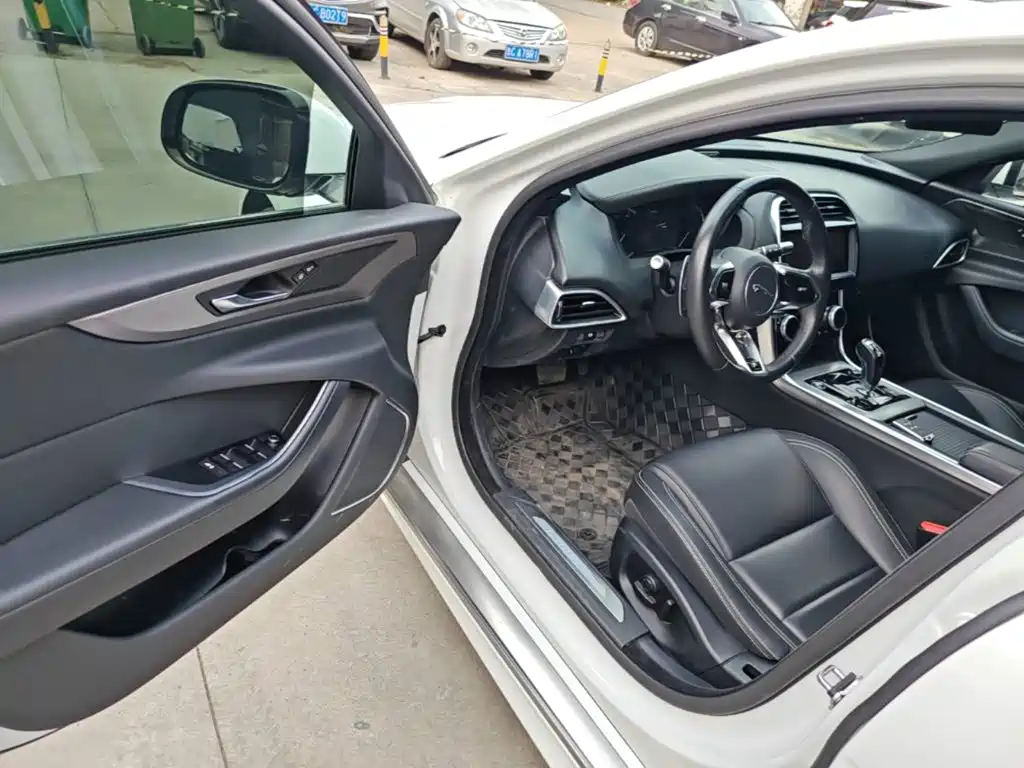 Jaguar XEL — миниатюра 16