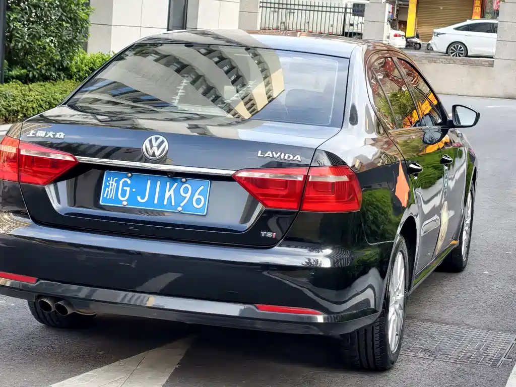 Volkswagen Lavida — миниатюра 5