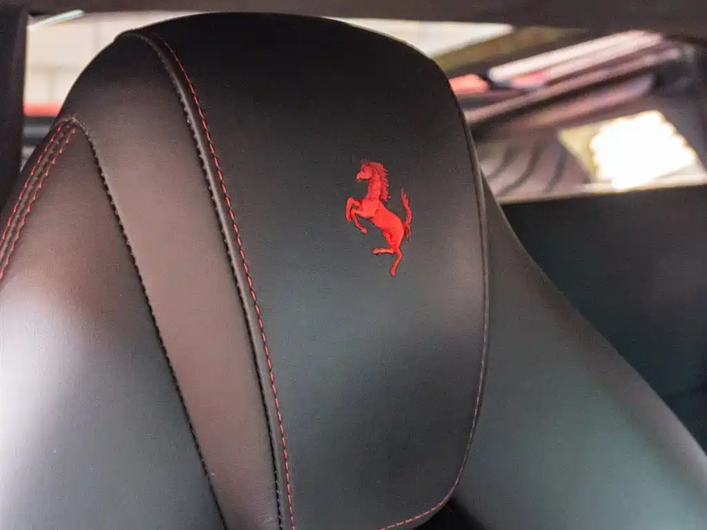 FERRARI 488