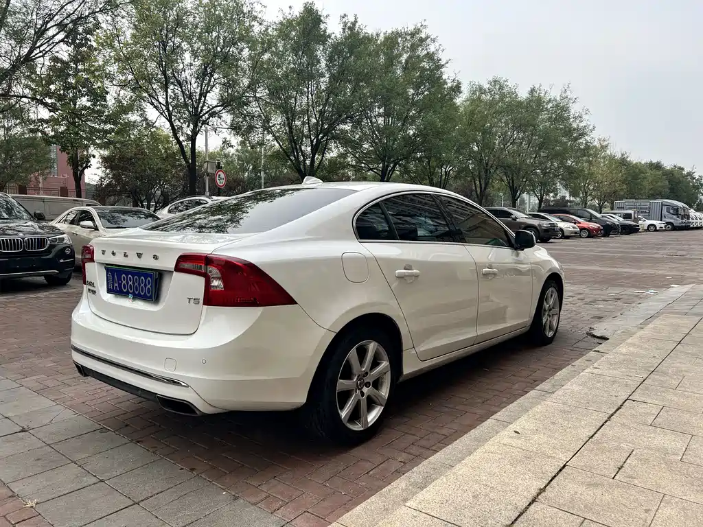 Volvo S60 — миниатюра 4