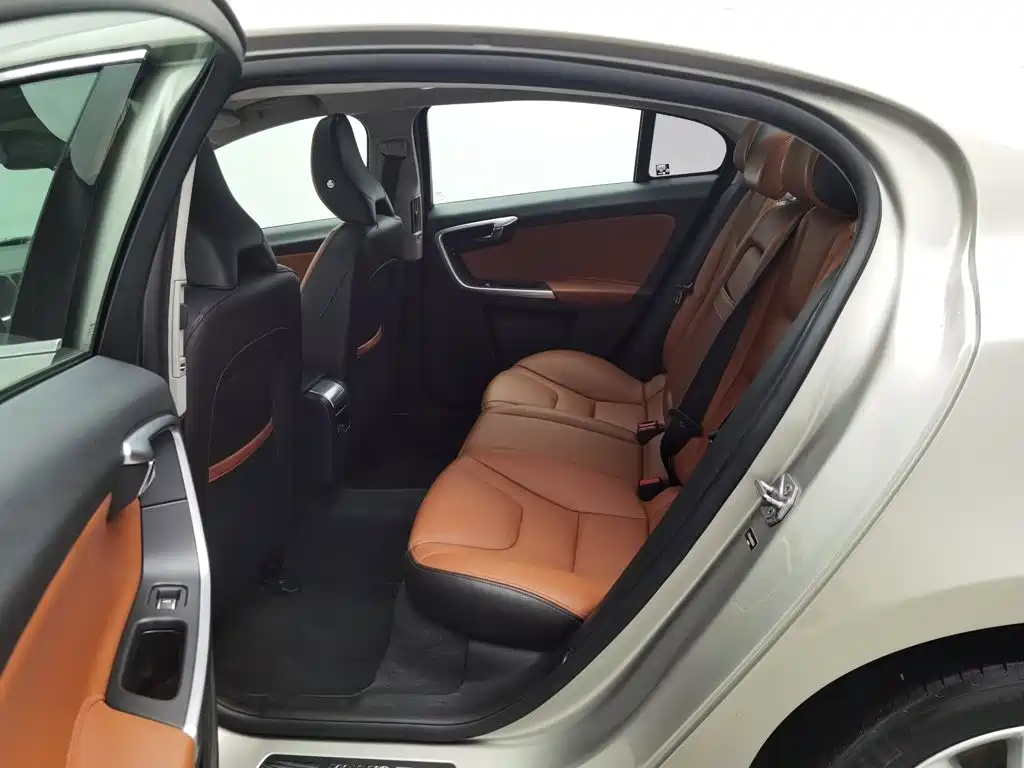 Volvo S60 — миниатюра 15