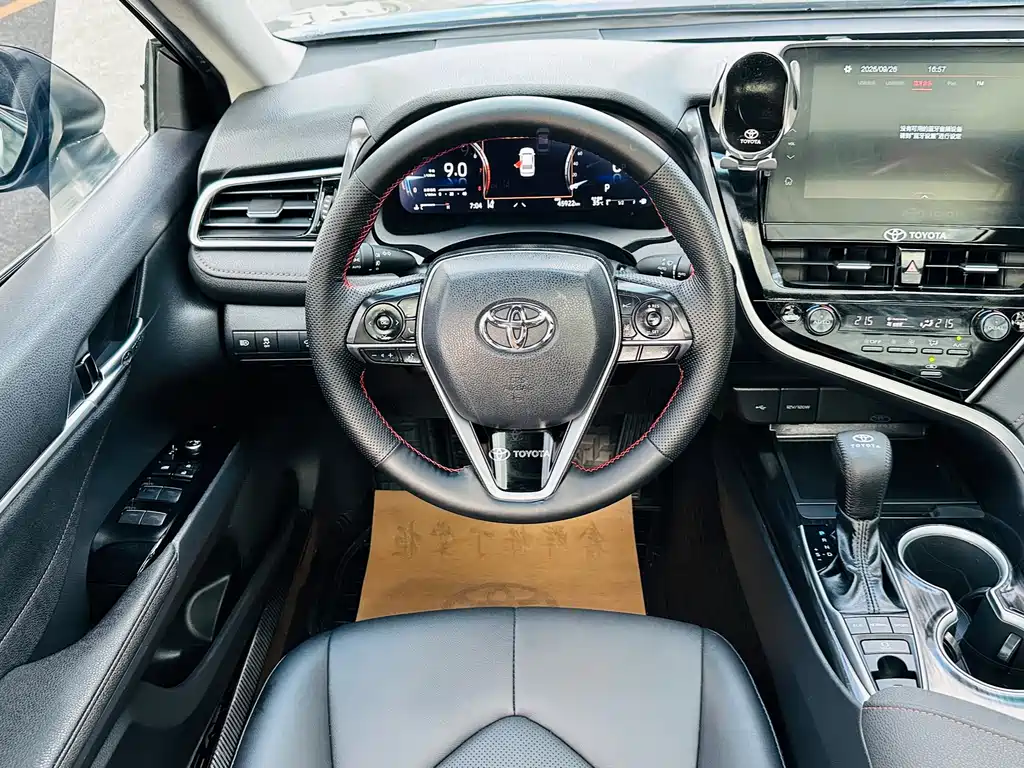 Toyota Camry — миниатюра 19