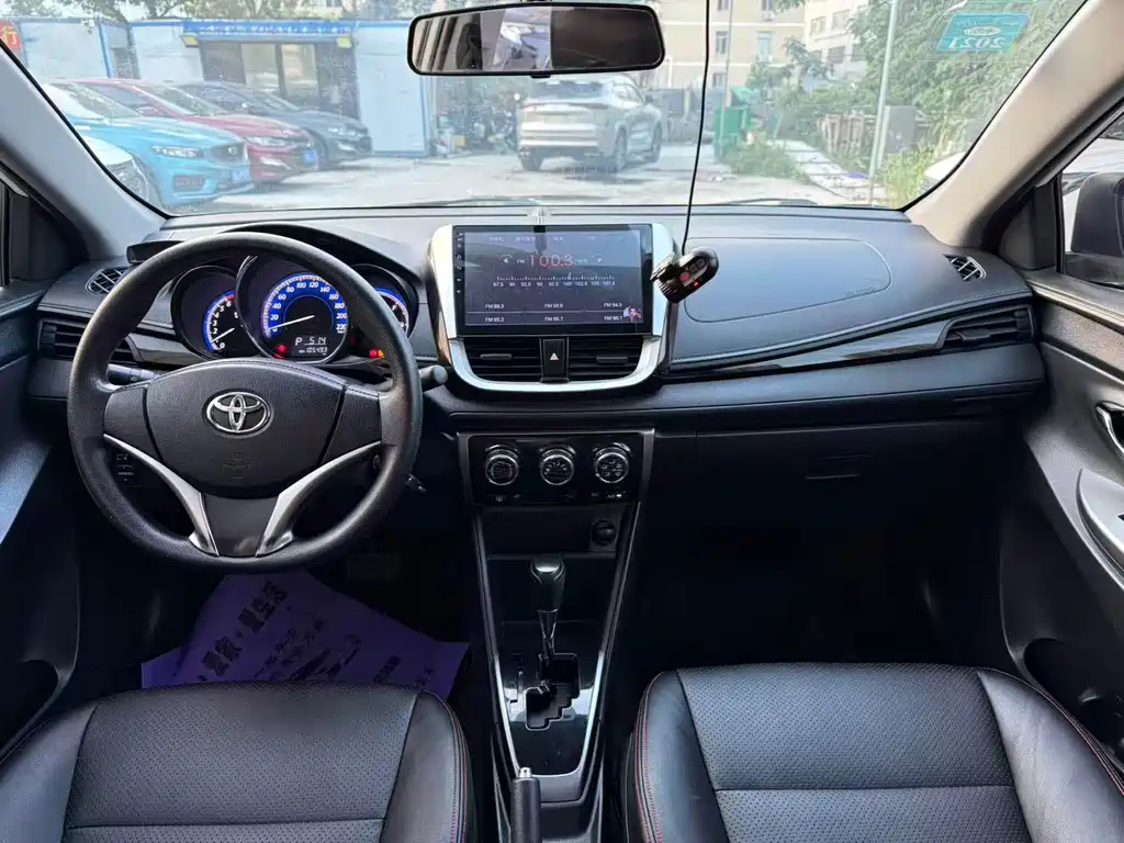 Toyota Yaris L — миниатюра 6