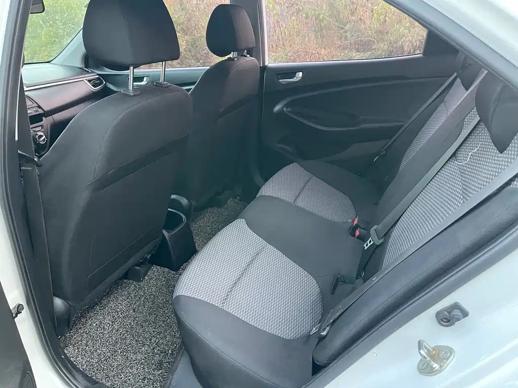 Hyundai Verna — миниатюра 6