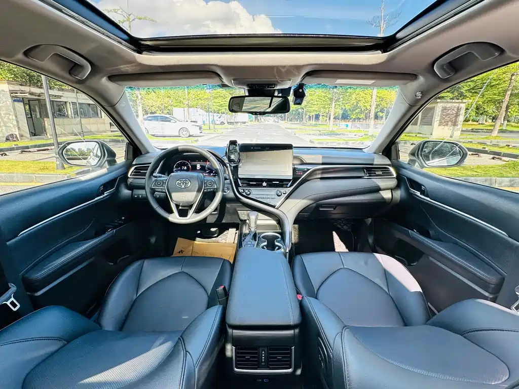 Toyota Camry — миниатюра 16