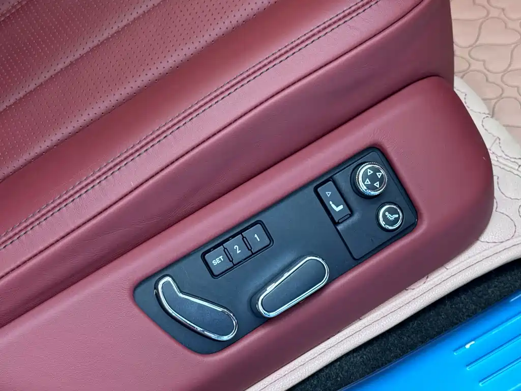 Bentley Flying Spur — миниатюра 20