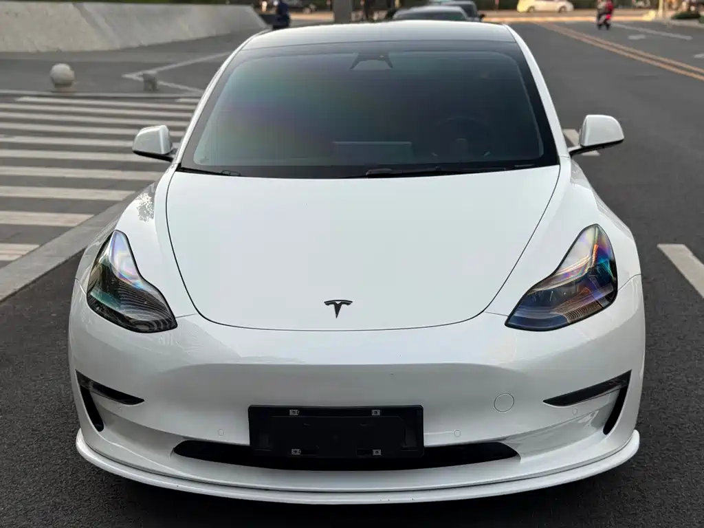 Tesla Model 3 — миниатюра 2