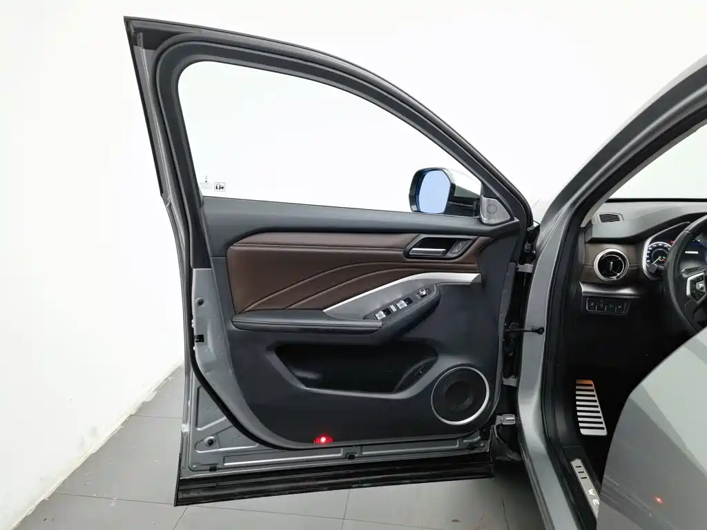 Wey Wey VV6 — миниатюра 8