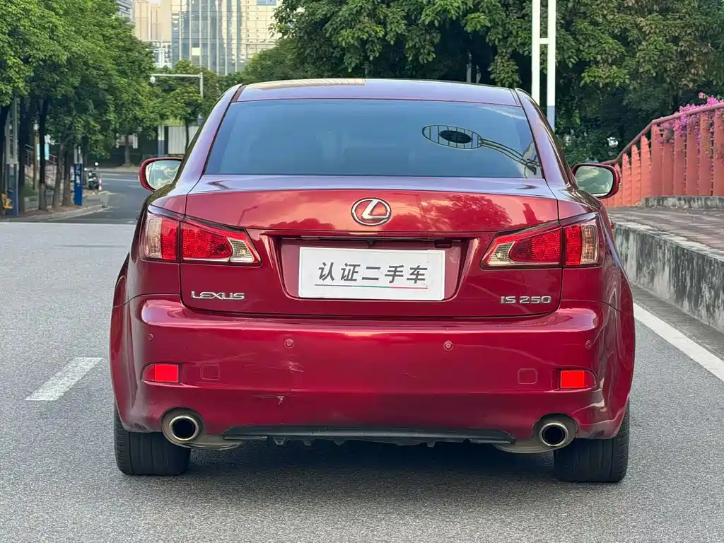 Lexus IS — миниатюра 3