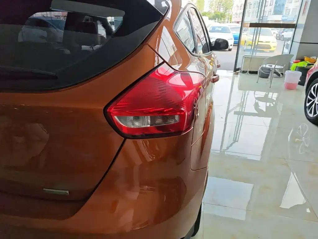 Ford Focus — миниатюра 8