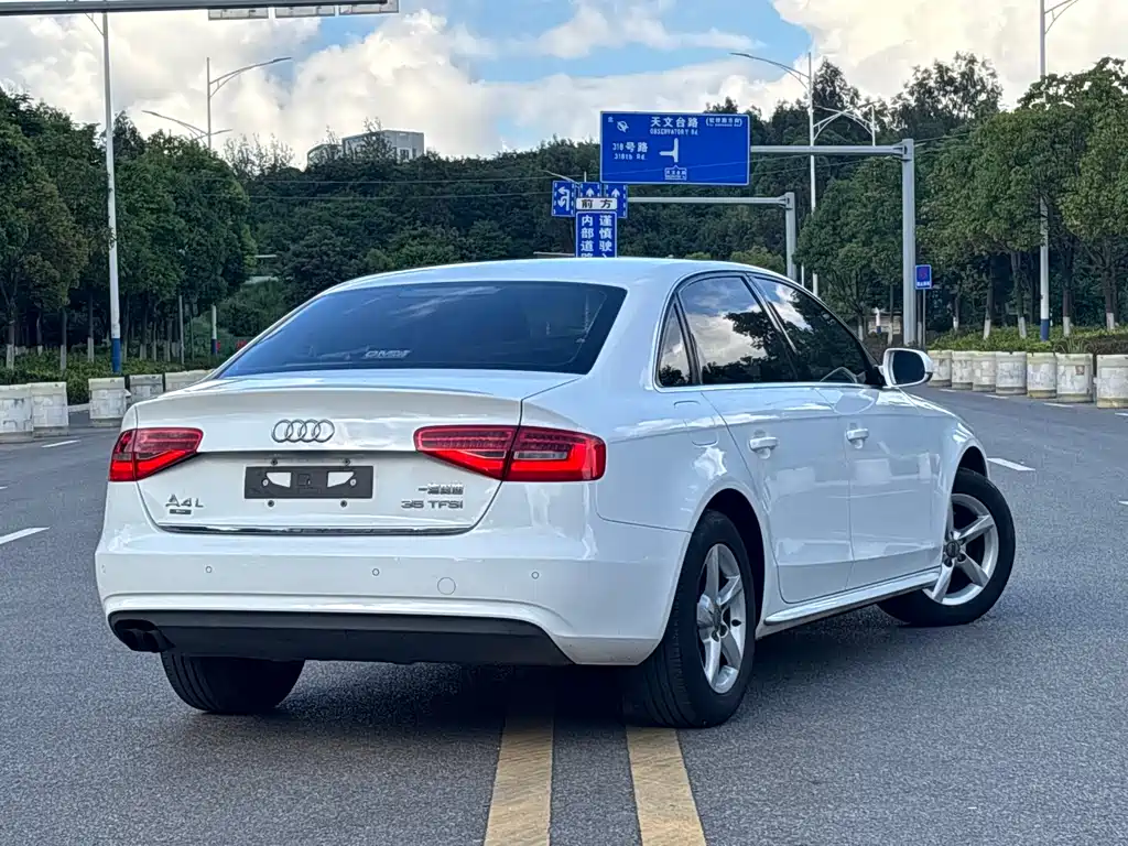 Audi A4L 2013 35 TFSI AT Comfort