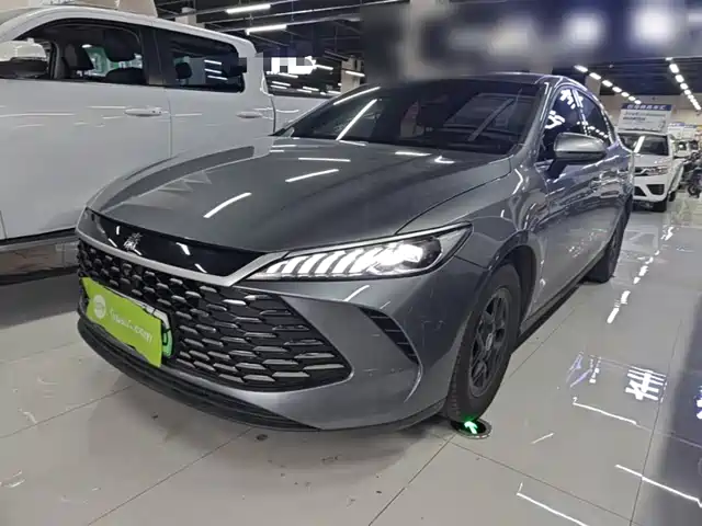 2025 BYD Qin