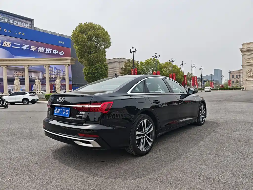 Audi A6L 2023 40 TFSI Luxury
