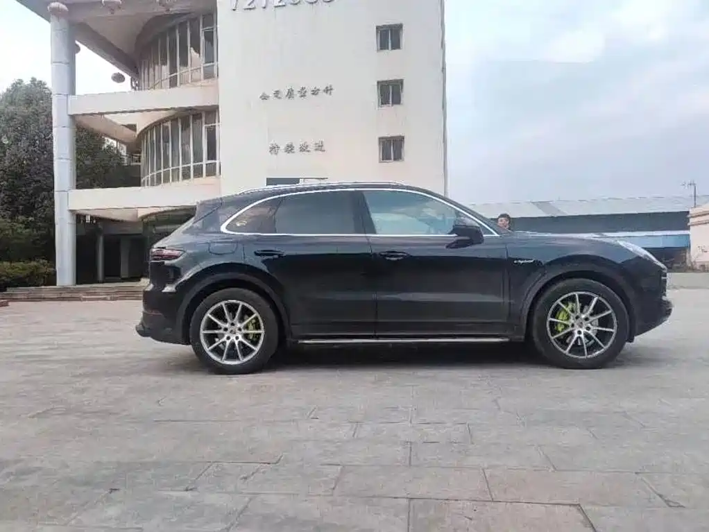Porsche Cayenne Hybrid — миниатюра 4
