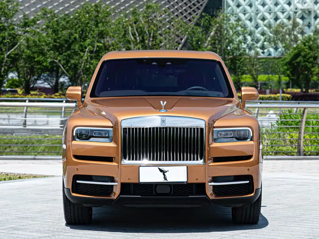 Rolls-Royce Cullinan 2024 мест