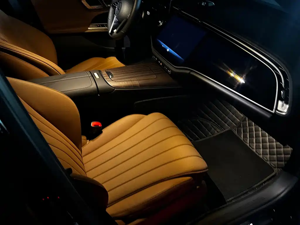 Mercedes-Benz E-Class — миниатюра 13