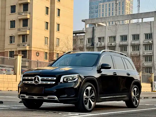 MERCEDES-BENZ GLB